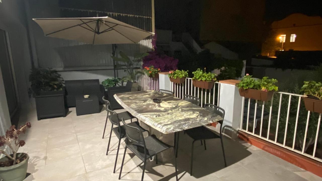 Apartamentos Playa Badalona Esterno foto